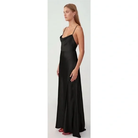 Fame and Partners Black Gown - Picture 2 of 9